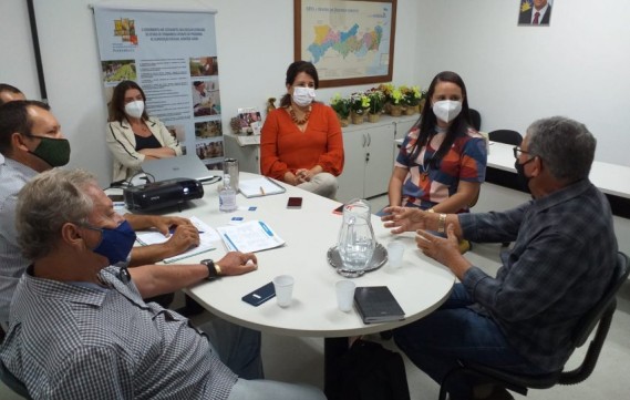 Fetape debate alimentação escolar com gestora estadual do PNAE