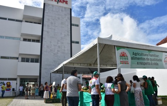 Feira agroecológica desperta interesse de pessoas em busca de saúde e alimentos de qualidade