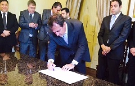 Gilberto Occhi anuncia R$ 20 milhões para abastecimento de água em Pernambuco