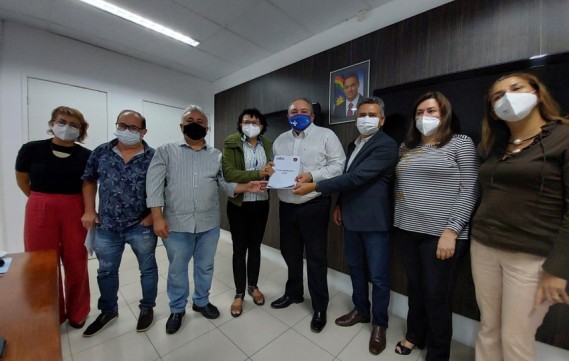 Projeto Quintais de Saúde é apresentado ao secretário estadual de Saúde, André Longo