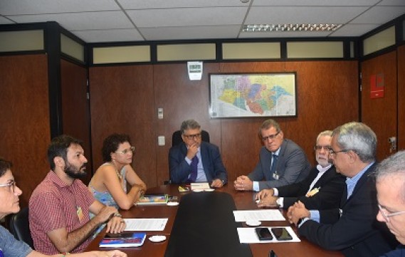 Transporte de eleitores/as da zona rural é pauta de reunião da FETAPE, ASA e Partidos com o TRE