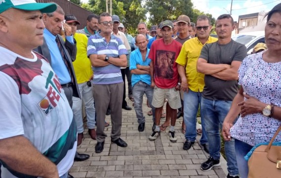 Famílias do Engenho Dois Rios vão à justiça pela permanência na terra