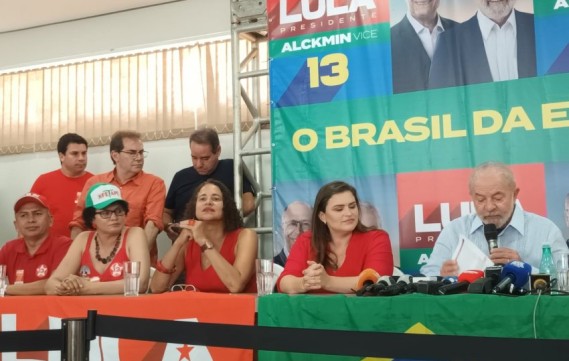 Lula diz em coletiva na sede da Fetape que “tem obsessão de acabar com a fome”
